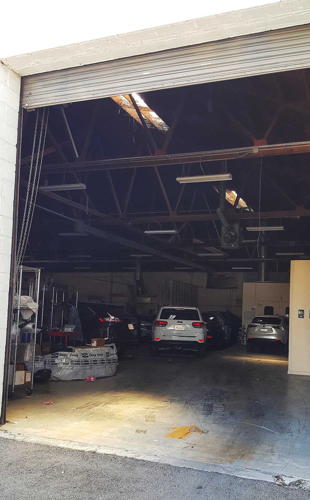 Husteads Auto Body | 2915 Market St, Oakland, CA 94608, USA | Phone: (510) 451-7200