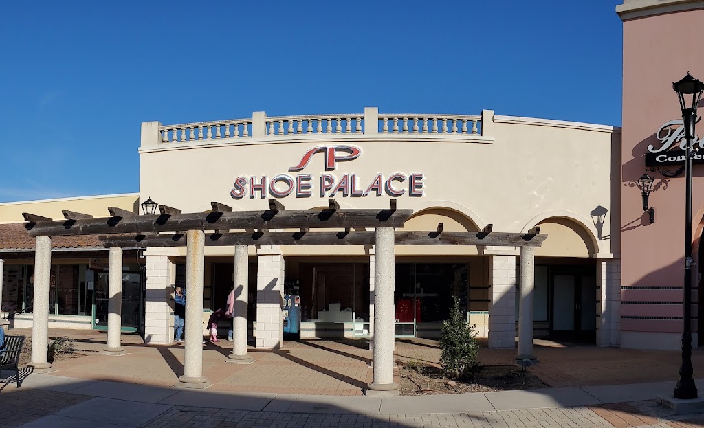 Shoe Palace | 3939 I-35 Suite 306, San Marcos, TX 78666, USA | Phone: (512) 754-1600