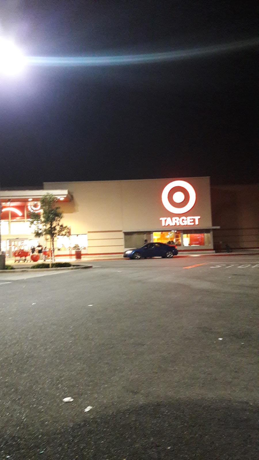 Target | 2700 W 120th St, Hawthorne, CA 90250, USA | Phone: (323) 492-1000