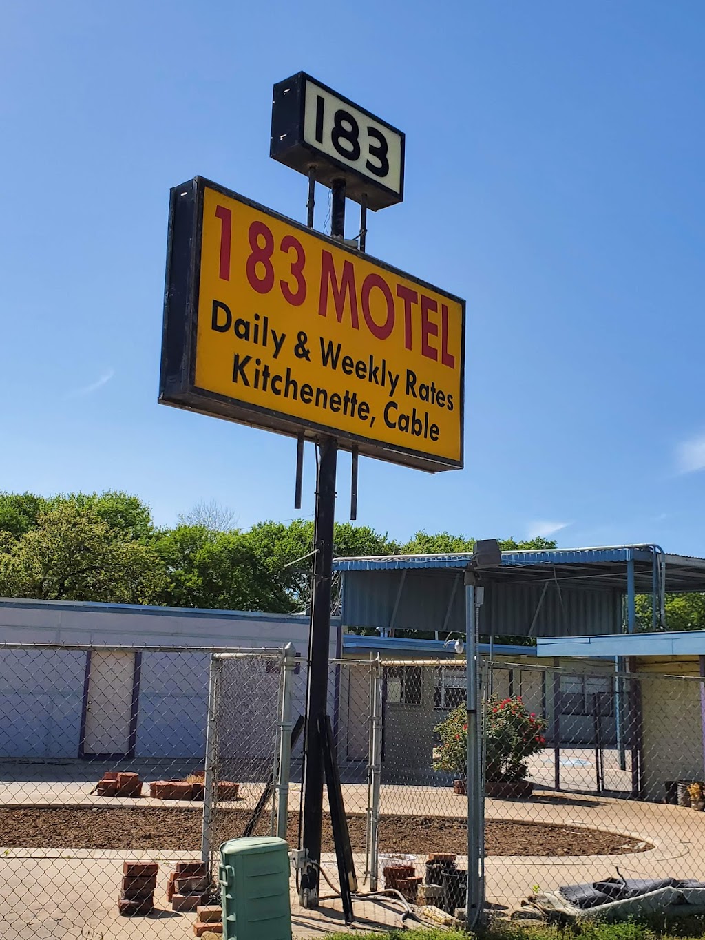 183 Motel | 2500 W Euless Blvd, Euless, TX 76040, USA | Phone: (817) 545-5111