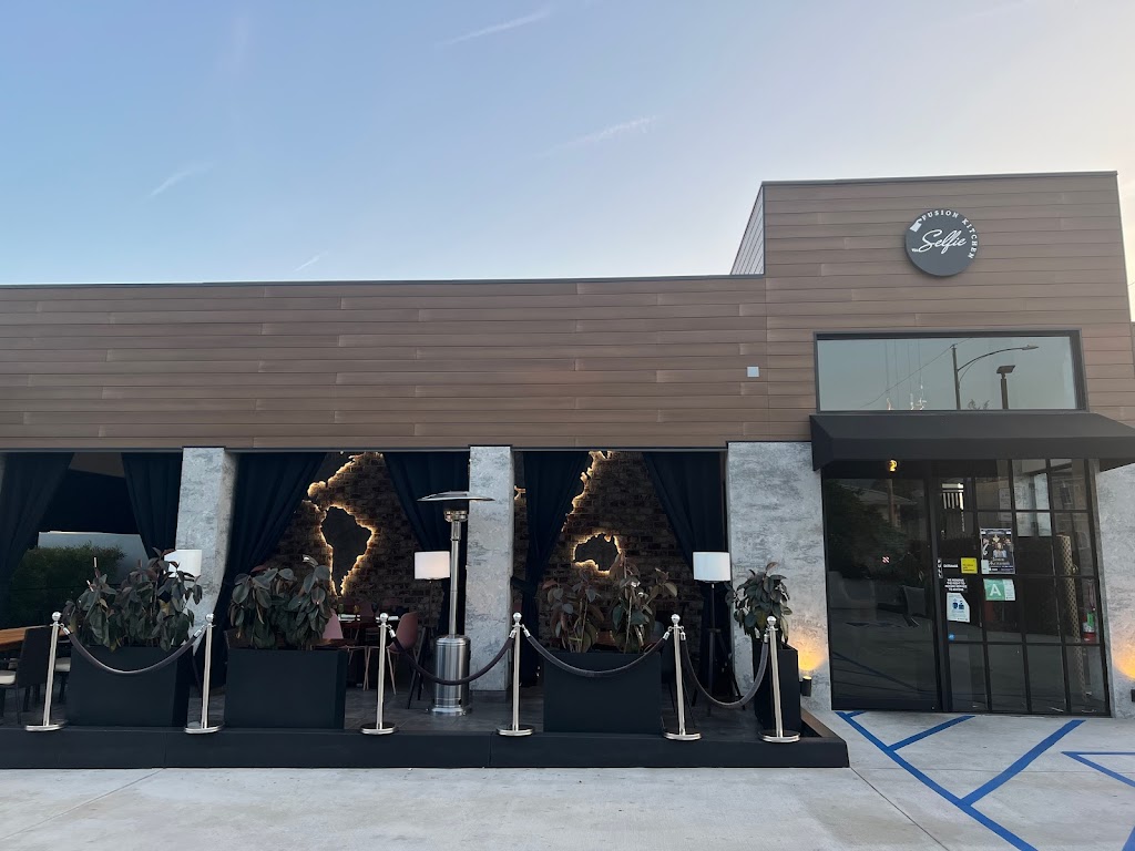 viaSELFIE FUSION KITCHEN | 240 E Alameda Ave, Burbank, CA 91502, USA | Phone: (818) 971-9971