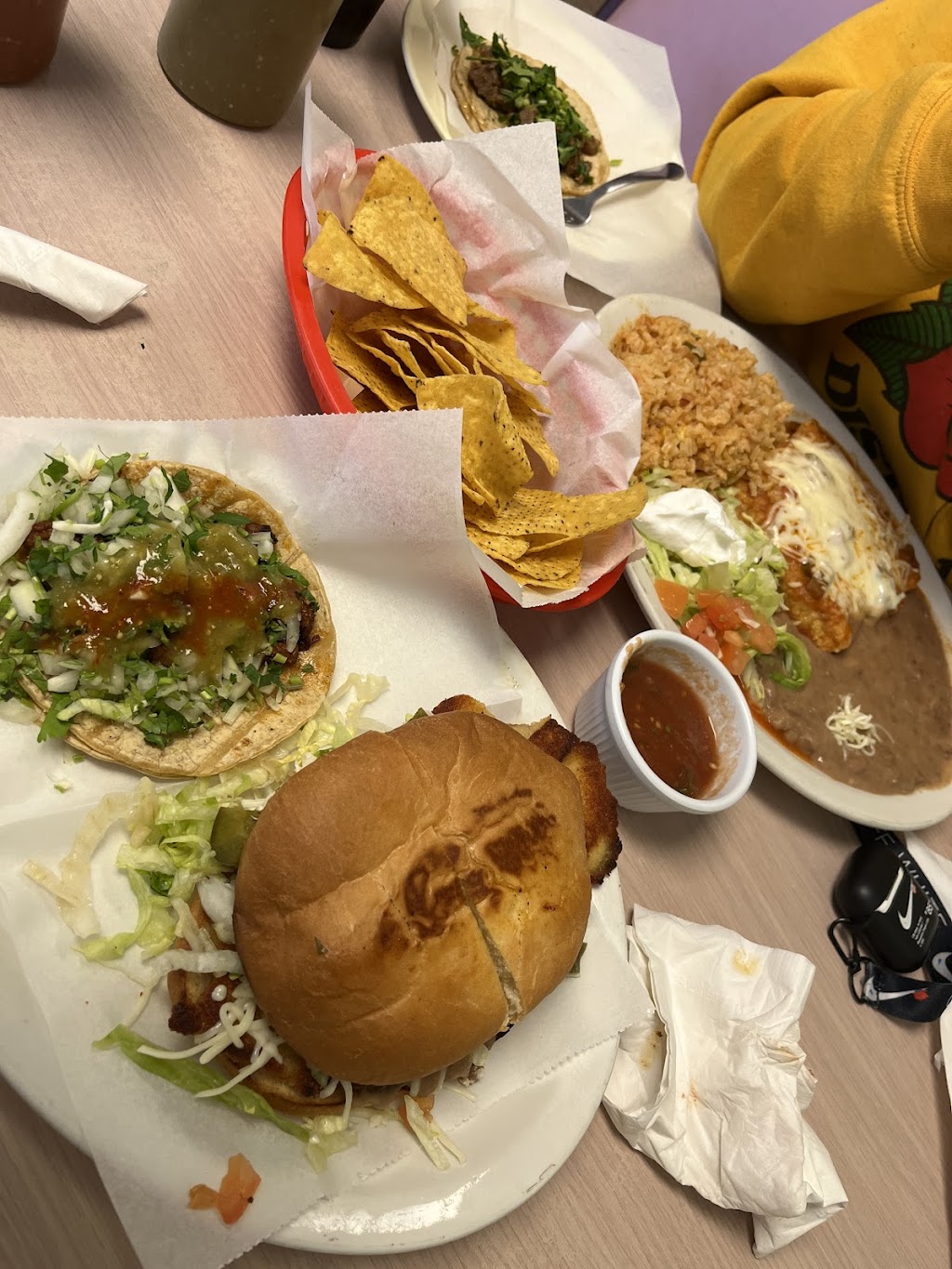 Tacos El Norte | 822 S Lake St, Mundelein, IL 60060, USA | Phone: (847) 949-9345