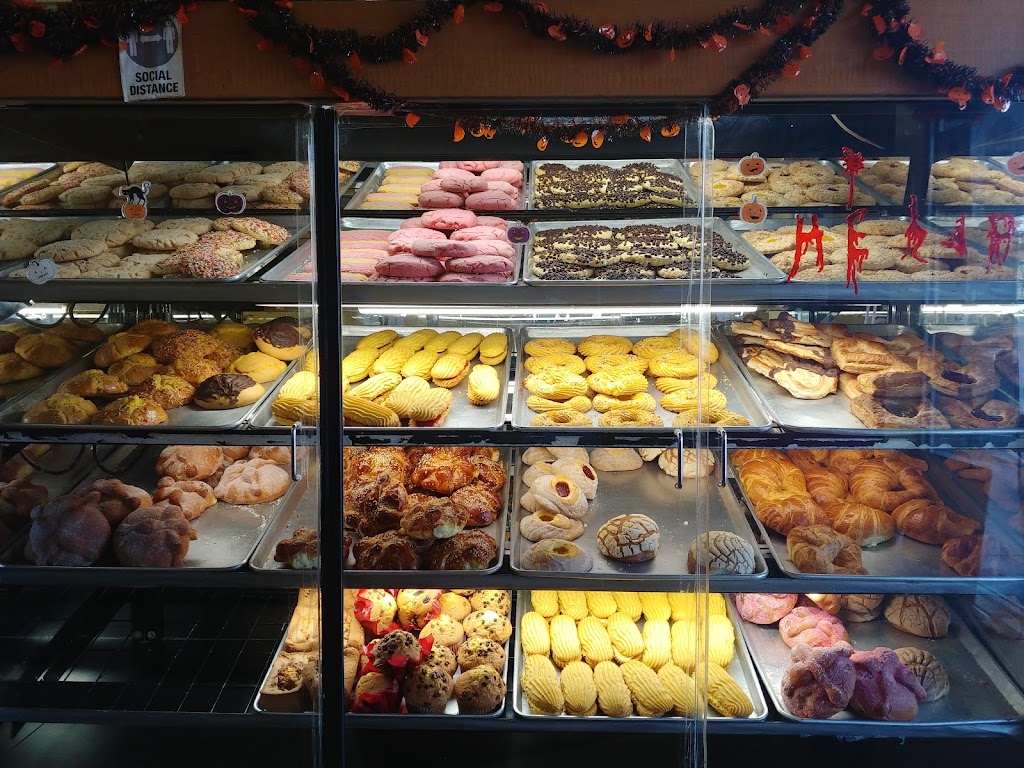 Lucys Bakery | 1043 Elkelton Blvd, Spring Valley, CA 91977, USA | Phone: (619) 465-1240