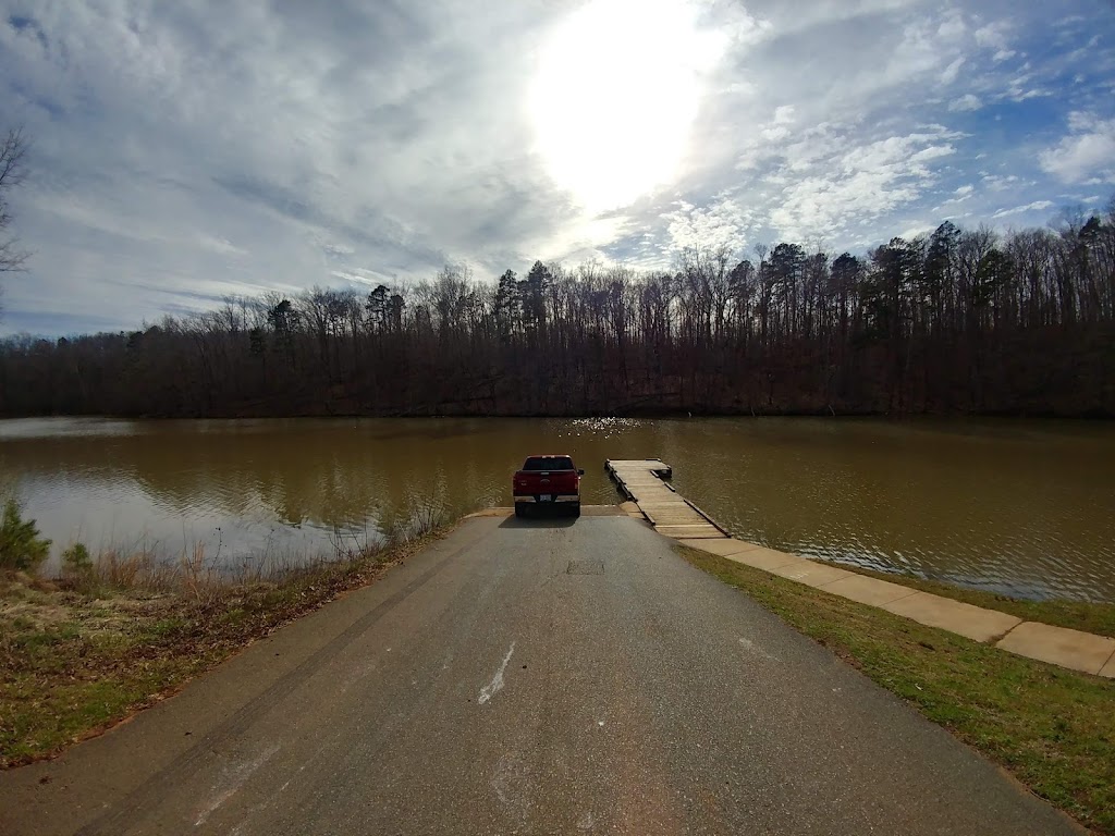 Cove Boat Ramp | 400 Cove Rd, New London, NC 28127, USA | Phone: (910) 576-6391