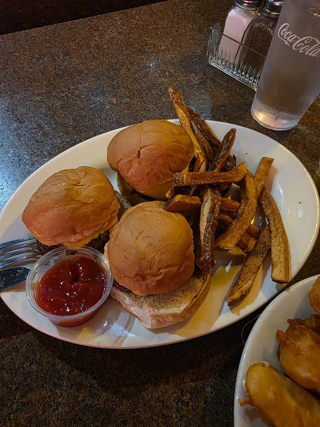 Puckers Sports Pub & Grille | 3199 Whitewood St NW, North Canton, OH 44720, USA | Phone: (330) 526-8013