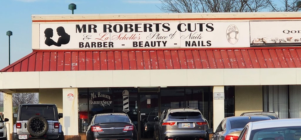 Mr.Roberts Cuts Barbershop | 4400 Crossroads Center, Columbus, OH 43232, USA | Phone: (614) 639-1758