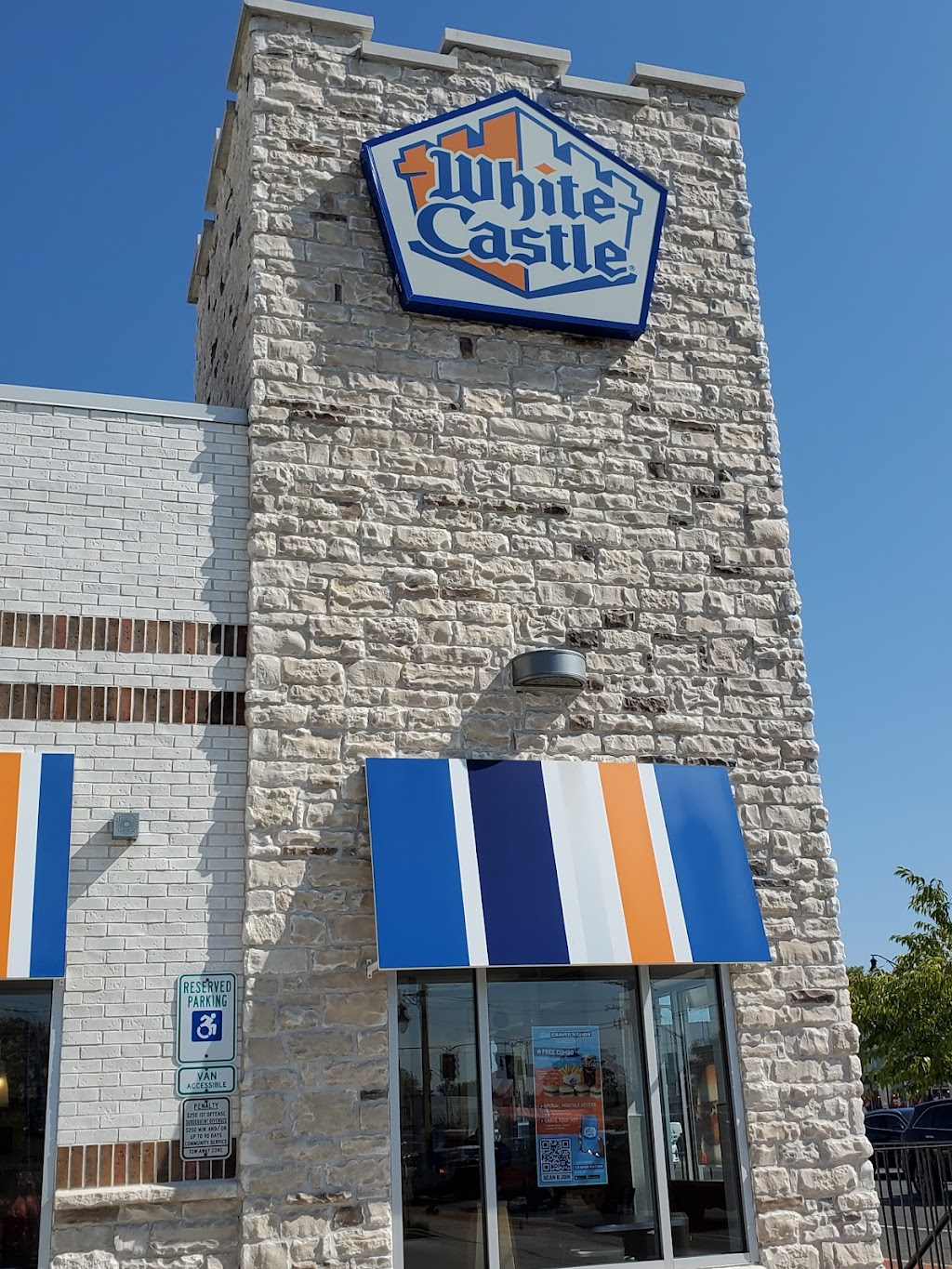 White Castle | L.I, 490 Sunrise Hwy, Lynbrook, NY 11563, USA | Phone: (516) 593-8542