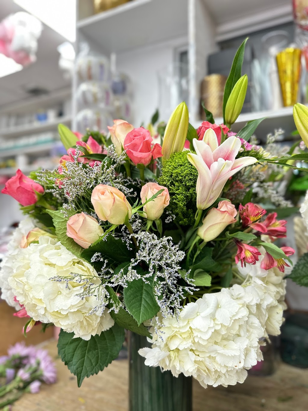 Creative Flowers N Decor | 8 Manetto Hill Rd, Plainview, NY 11803, USA | Phone: (516) 205-7979