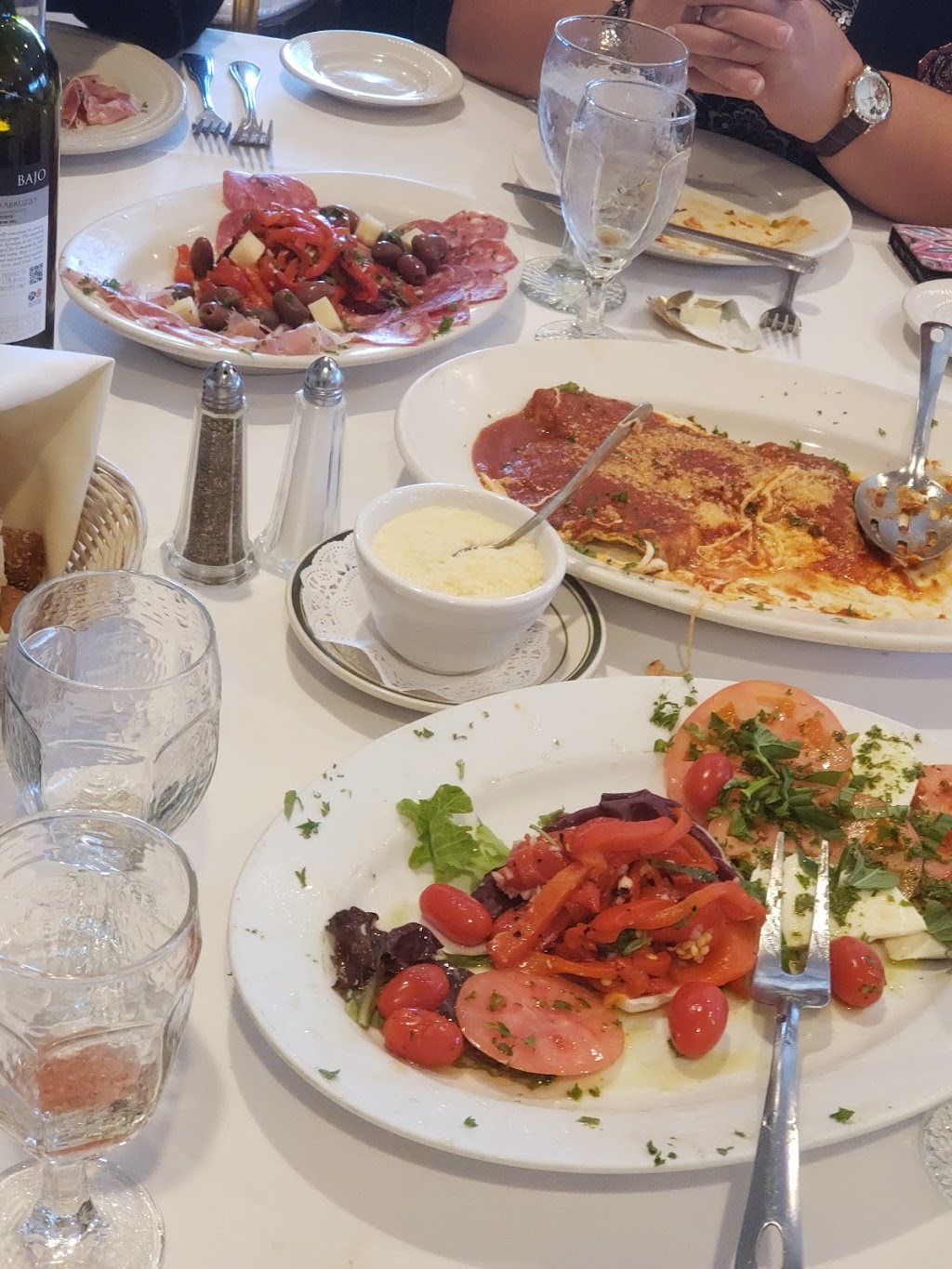 Casa Rina of Thornwood | 886 Commerce St, Thornwood, NY 10594, USA | Phone: (914) 769-4515