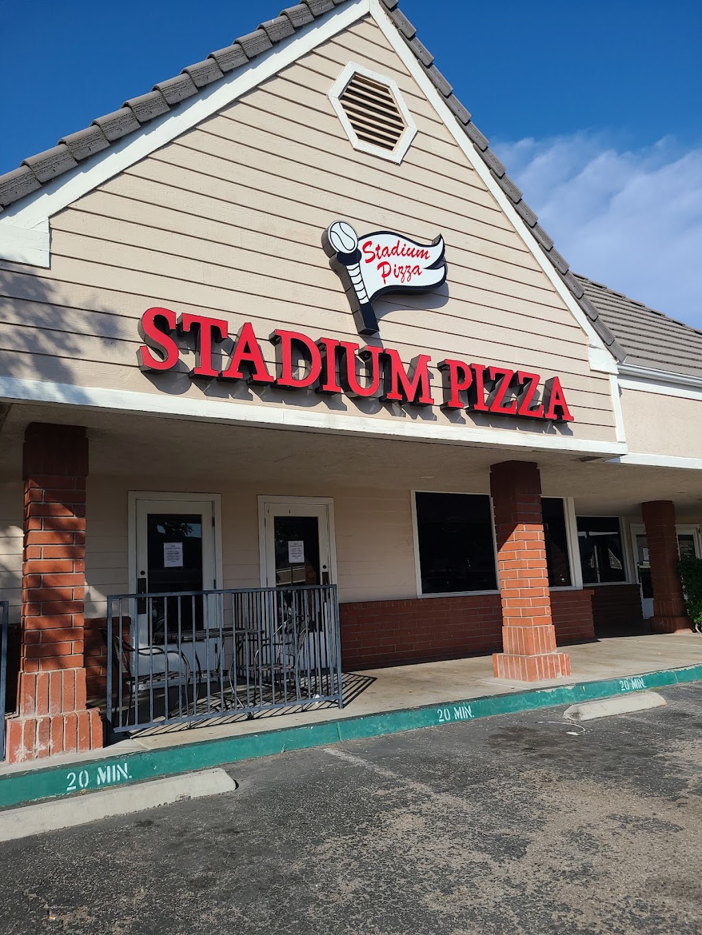 Stadium Pizza | 27314 Jefferson Ave #1, Temecula, CA 92590, USA | Phone: (951) 296-2400