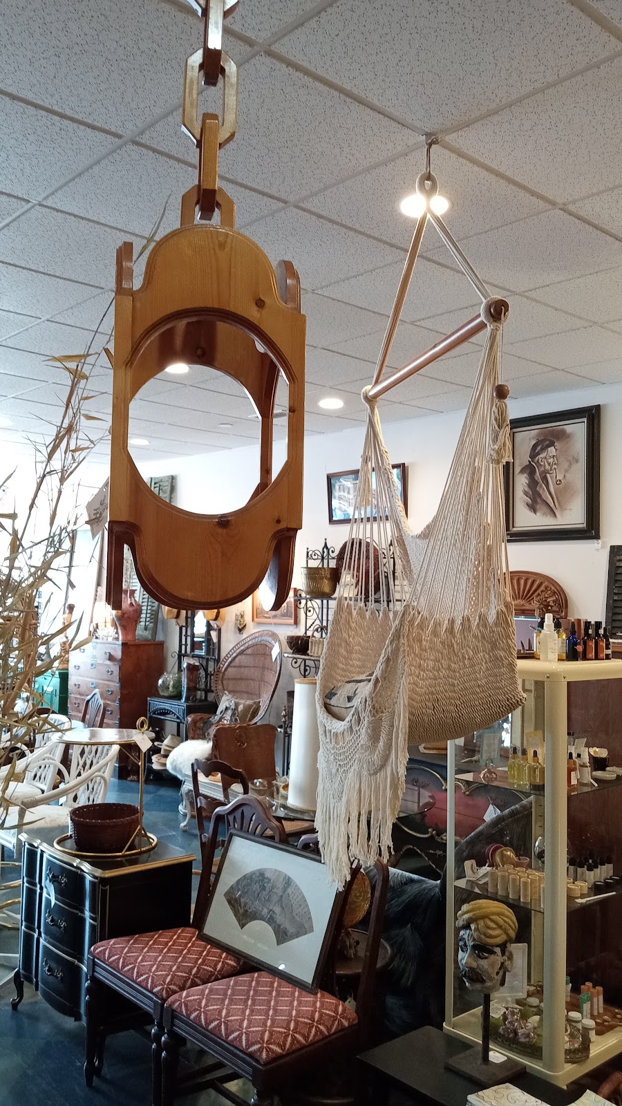 Oakmoss Attic | 49 W Salisbury St, Pittsboro, NC 27312, USA | Phone: (919) 906-9308