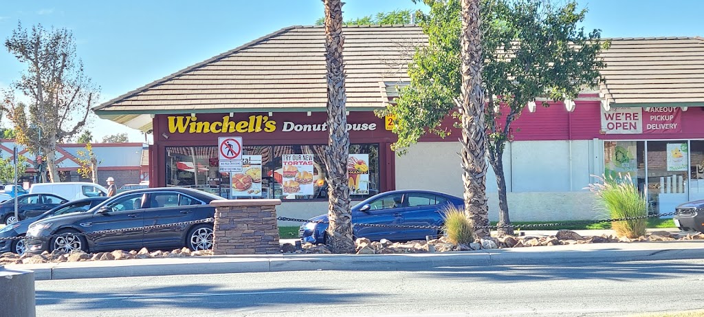 Winchells Donut House | 9844 Sierra Ave E, Fontana, CA 92335, USA | Phone: (909) 320-8150