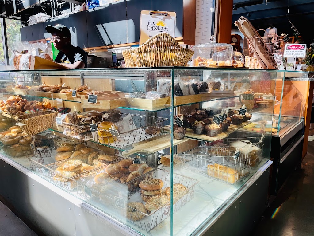 Davidovich Bakery | 88 Essex St, New York, NY 10002, USA | Phone: (212) 391-2870