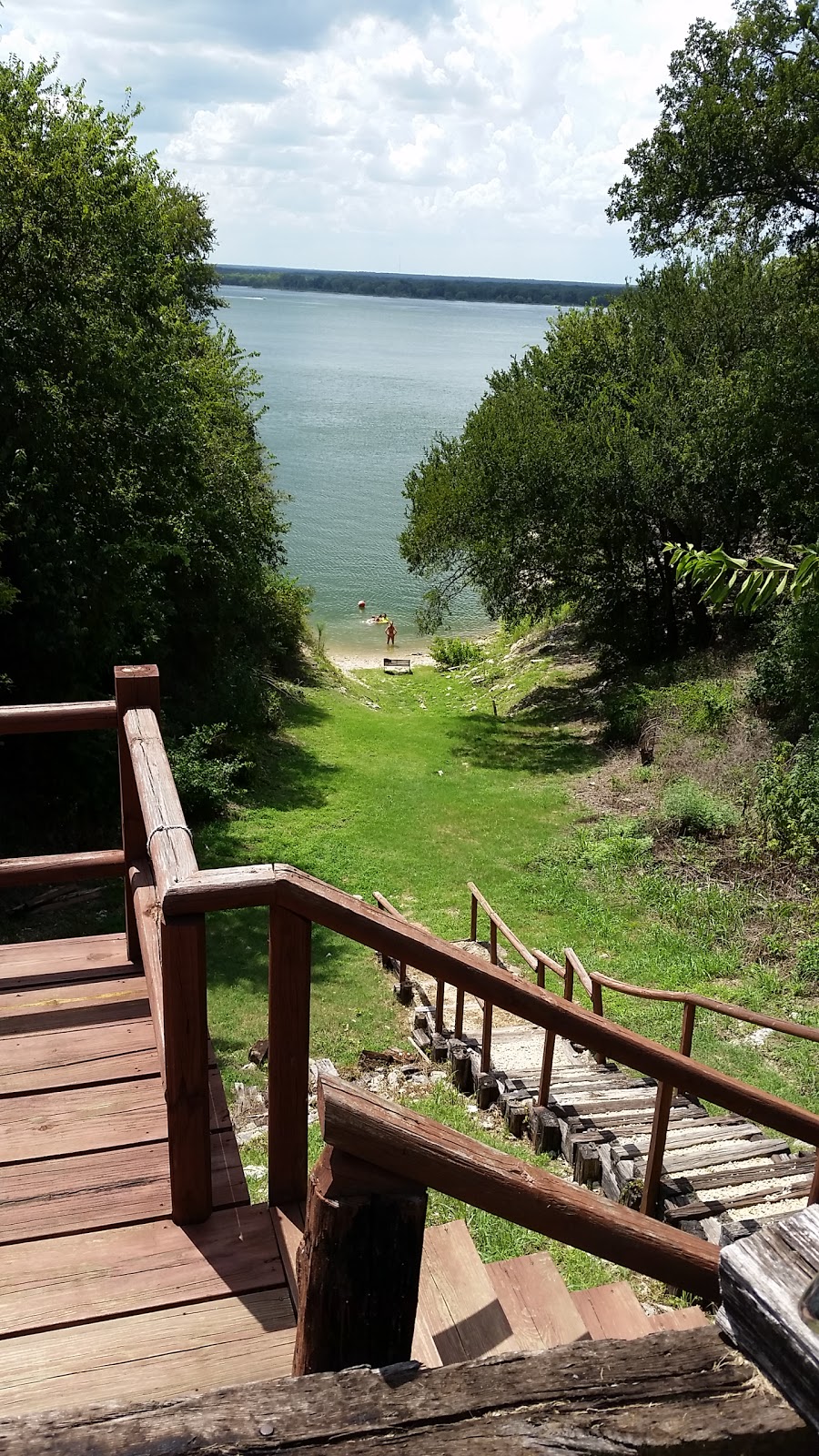 Lake Whitney Vacation Rentals | 121 Sandy Cir, Whitney, TX 76692, USA | Phone: (214) 763-6961