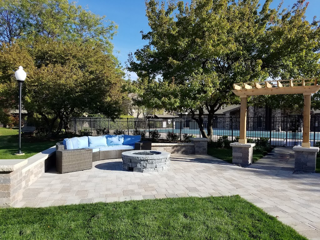 Windsor Estate Apartments | 232 Butterfield Dr, Bloomingdale, IL 60108, USA | Phone: (844) 868-1425
