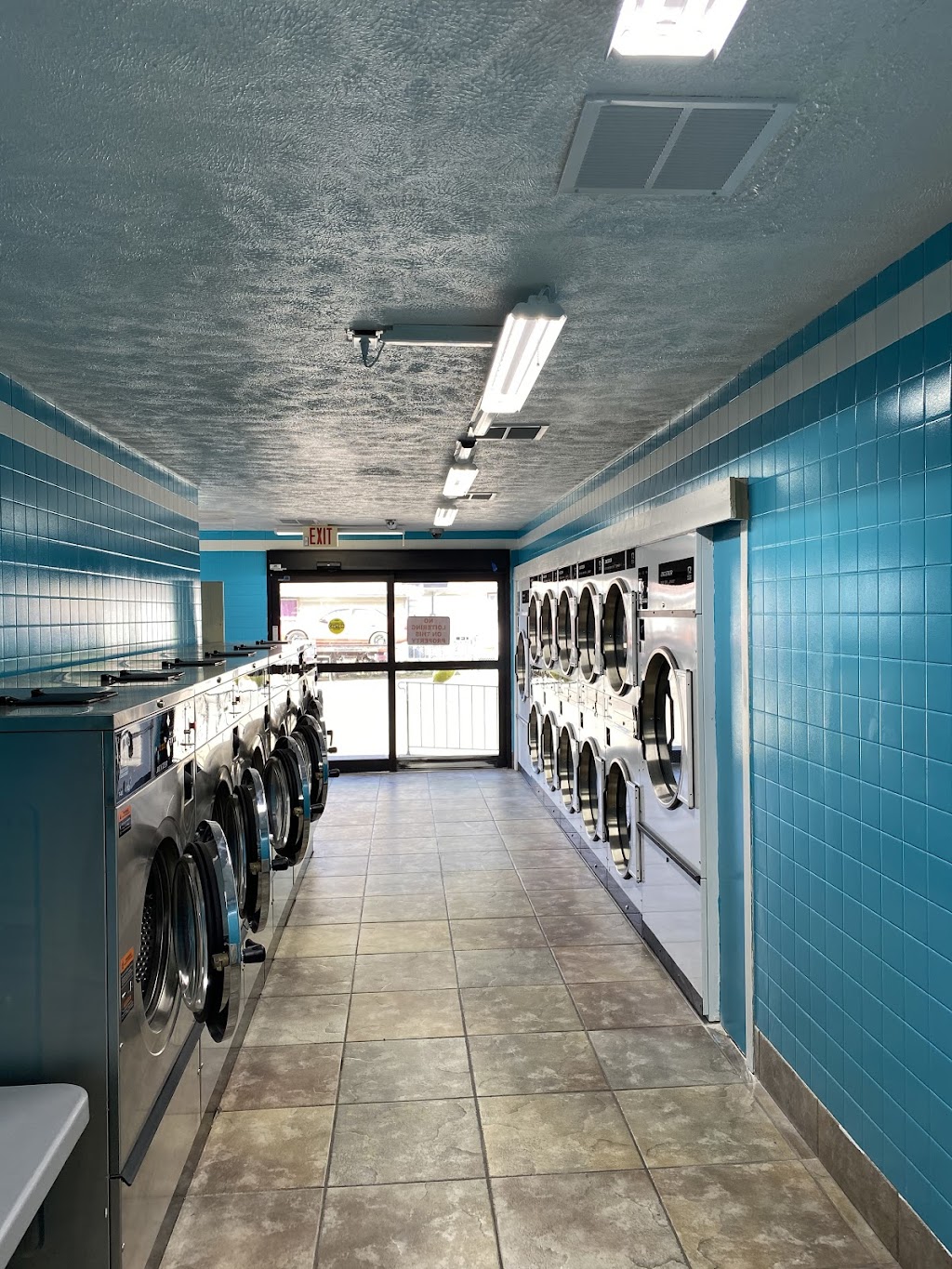 Central Laundromat | 2508 Central Ave, Anderson, IN 46016, USA | Phone: (765) 356-4442