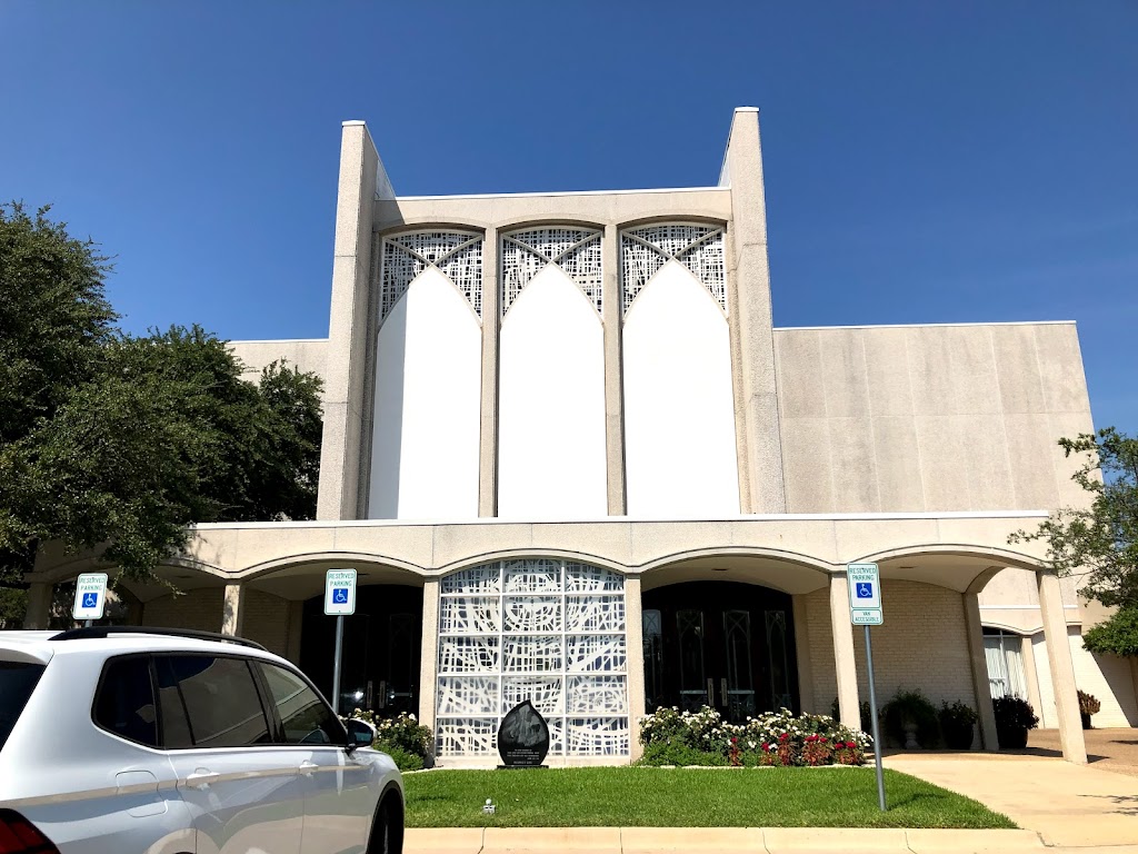 Holy Family Catholic Church | 6150 Pershing Ave, Fort Worth, TX 76107, USA | Phone: (817) 737-6768