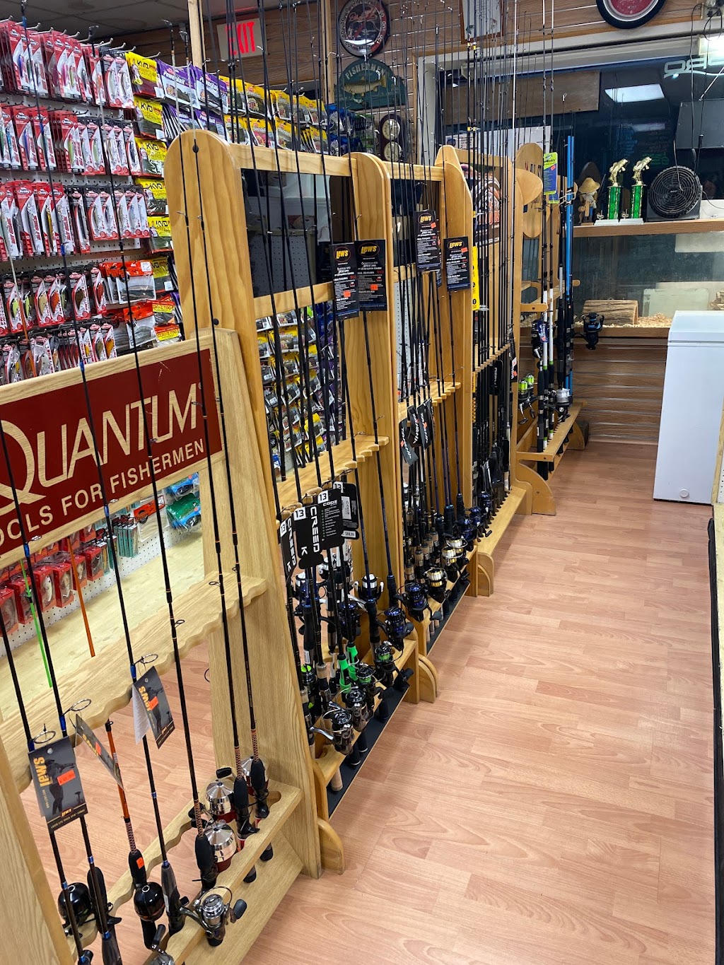 Candlewood Bait and Tackle | 36 Tamarack Ave, Danbury, CT 06811, USA | Phone: (203) 743-2221