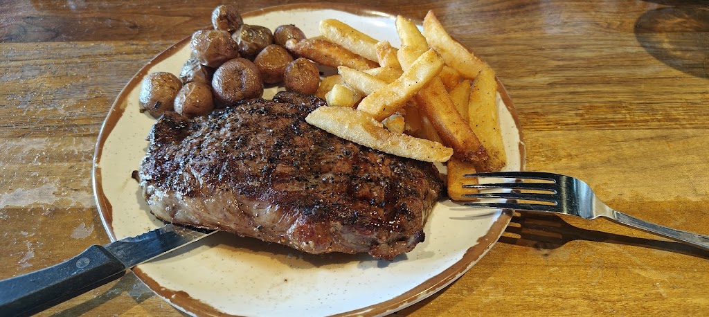 The Salty Crab Bar & Grill North Beach | 462 Mandalay Ave, Clearwater Beach, FL 33767, USA | Phone: (727) 330-1750