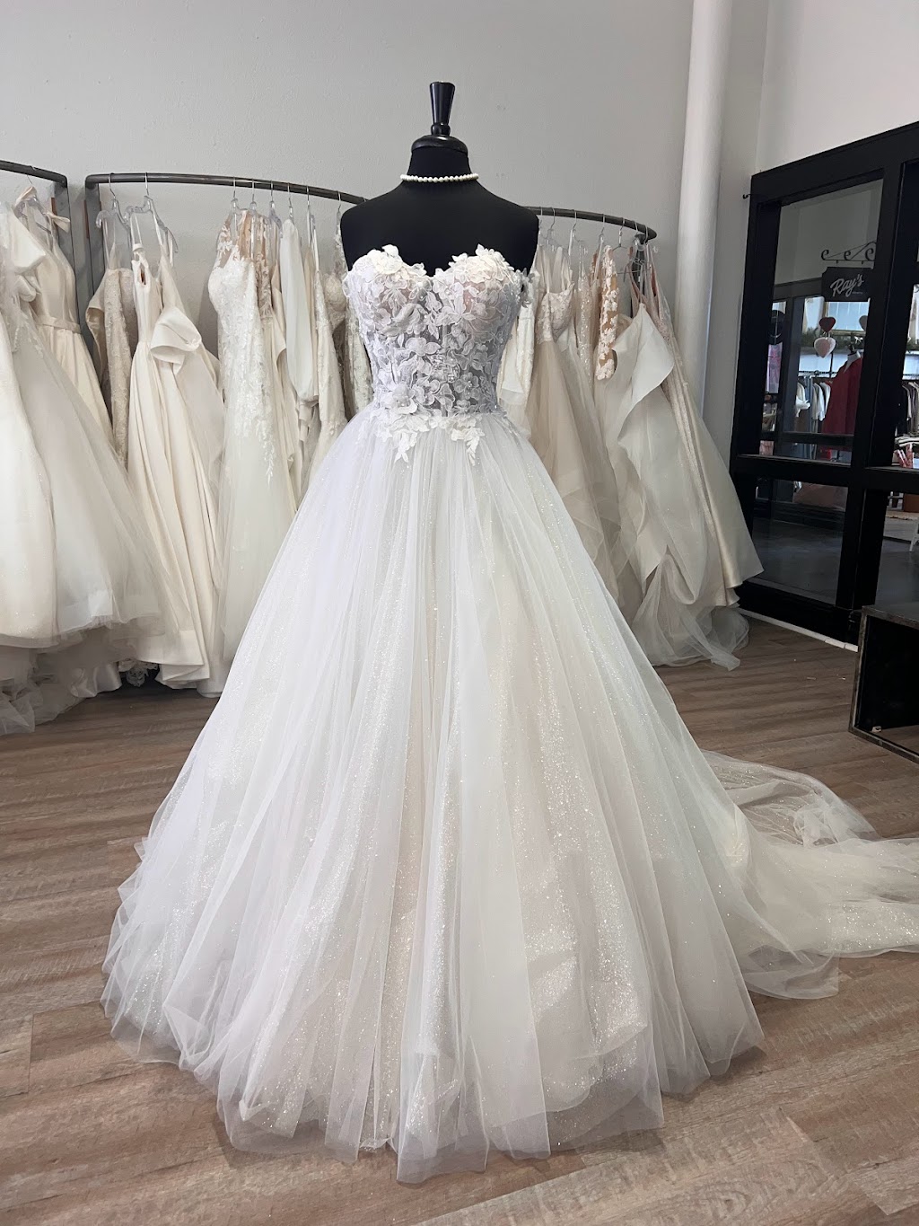 LeAnn’s Bridal | 101 E Main St suite 107, Denison, TX 75021, USA | Phone: (903) 464-3348