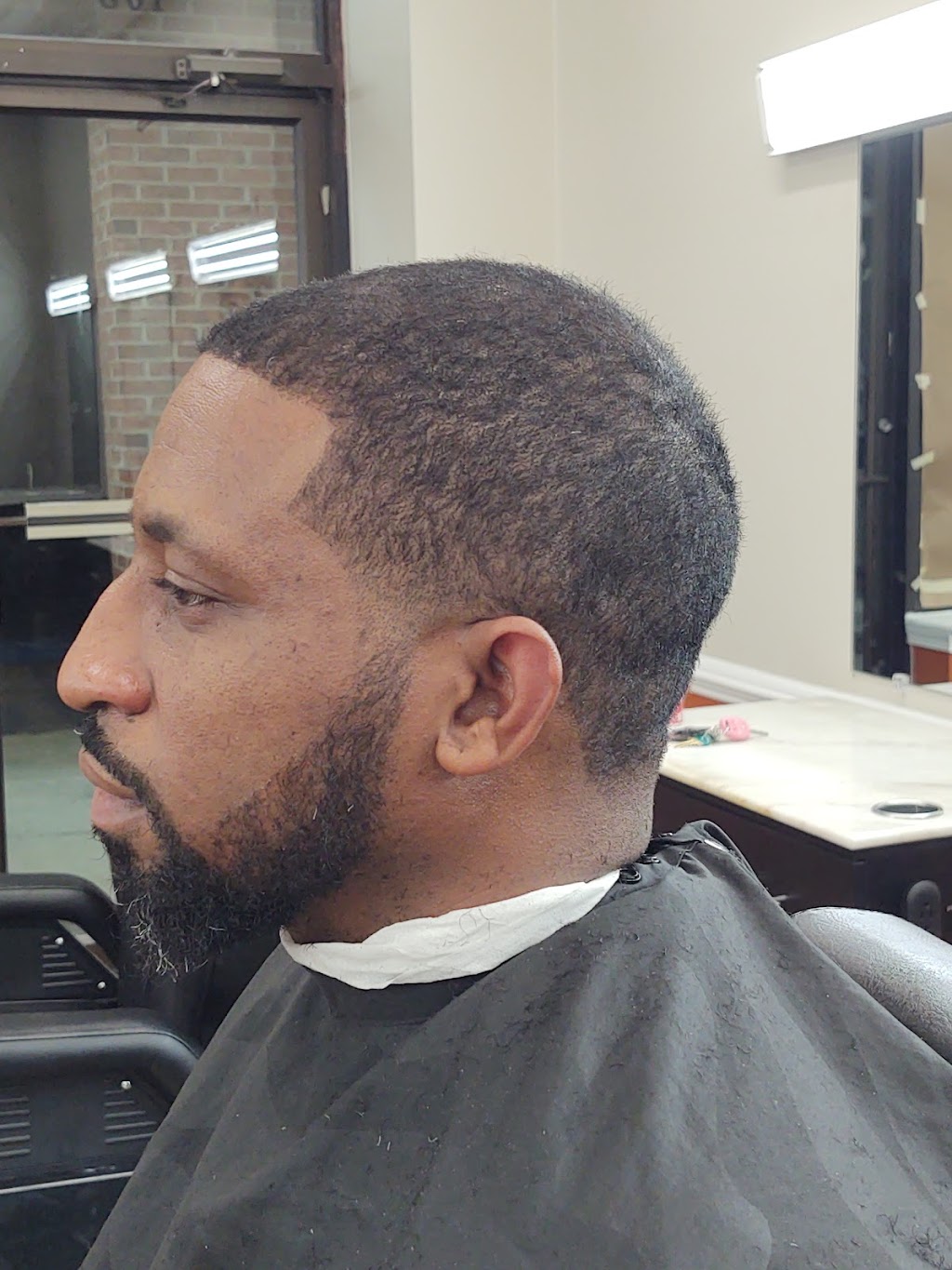 Adorn Cuts and Styles | 9375 Chesapeake St, La Plata, MD 20646, USA | Phone: (410) 616-3105