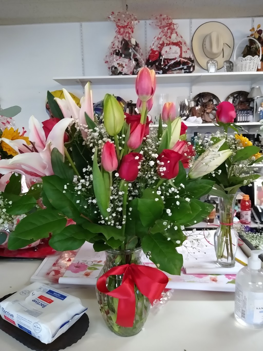 Mi Casa Flowers & Gifts & Garden | 31476 CA-94, Campo, CA 91906, USA | Phone: (619) 478-9097