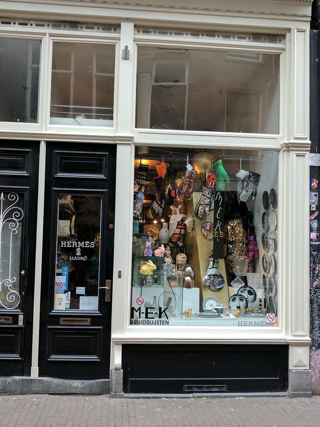 M.E.K. (Modern Exclusief Keramiek) | Hartenstraat 11, 1016 BZ Amsterdam, Netherlands | Phone: 020 638 1265