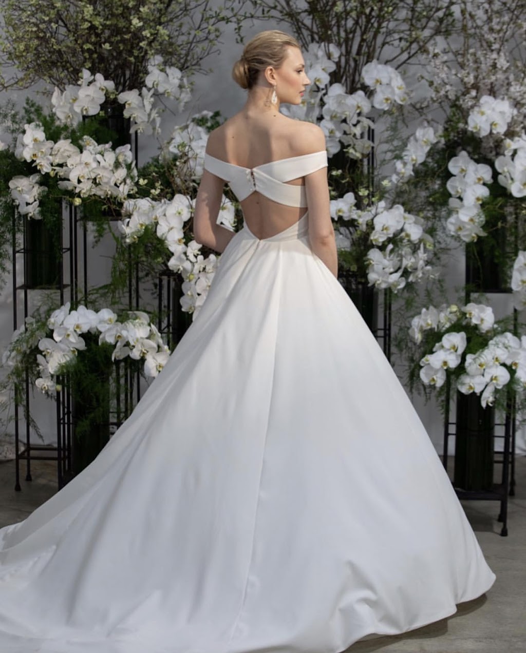 Brides By the Falls | 100 N Main St # 210, Chagrin Falls, OH 44022, USA | Phone: (440) 247-1100 Brides By the Falls | 100 N Main St # 210, Chagrin Falls, OH 44022, USA | Phone: (440) 247-1100