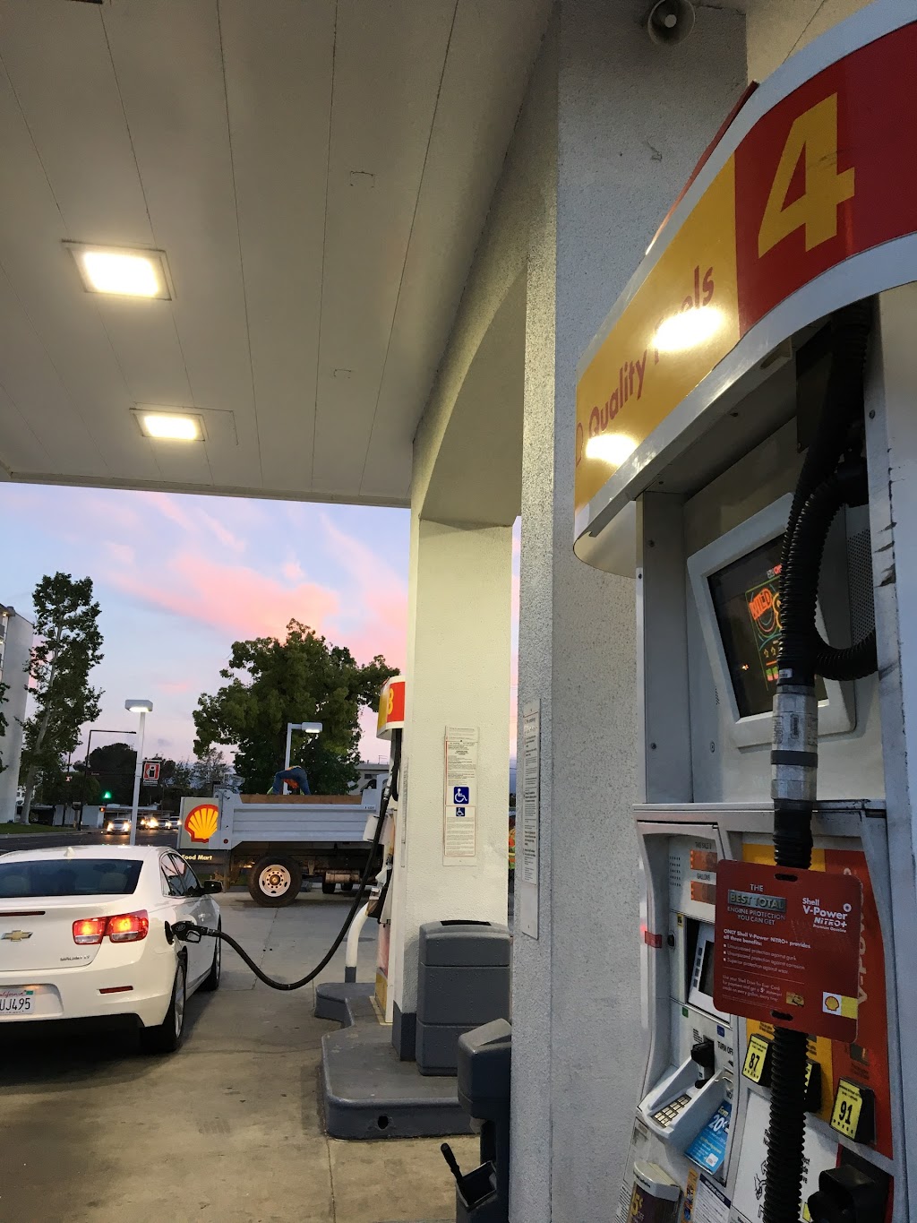 Shell | 625 N Pacific Ave, Glendale, CA 91203, USA | Phone: (818) 242-9874