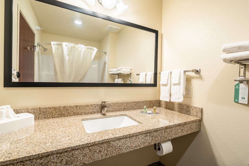 Cobblestone Inn & Suites - Brookville | 9135 IN-101, Brookville, IN 47012, USA | Phone: (765) 647-4434