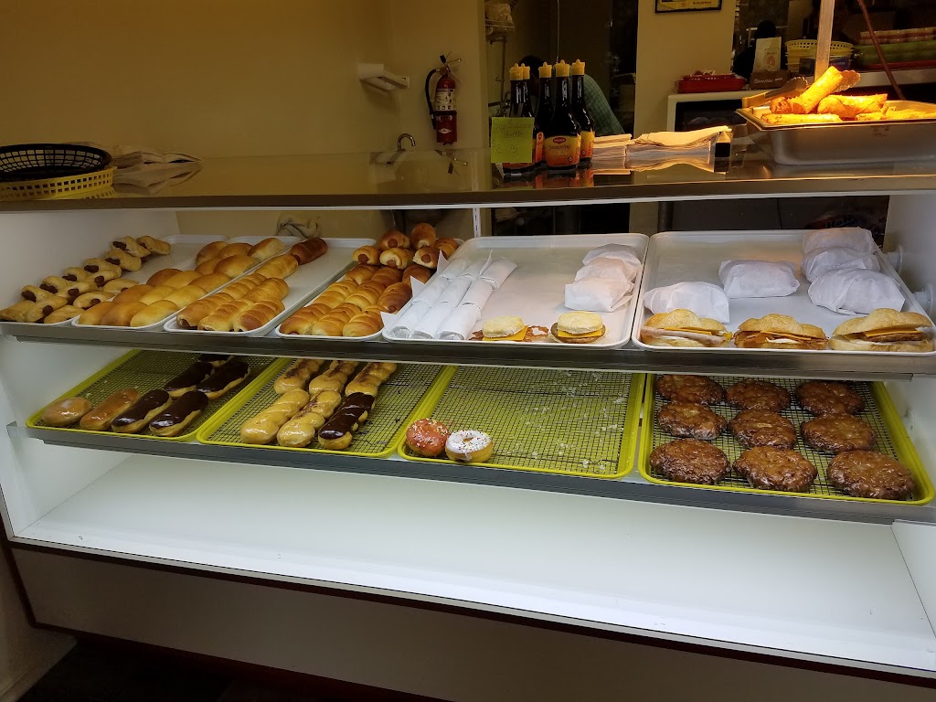 Wolfe City Donuts | 216 E Main St, Wolfe City, TX 75496, USA | Phone: (903) 496-2883