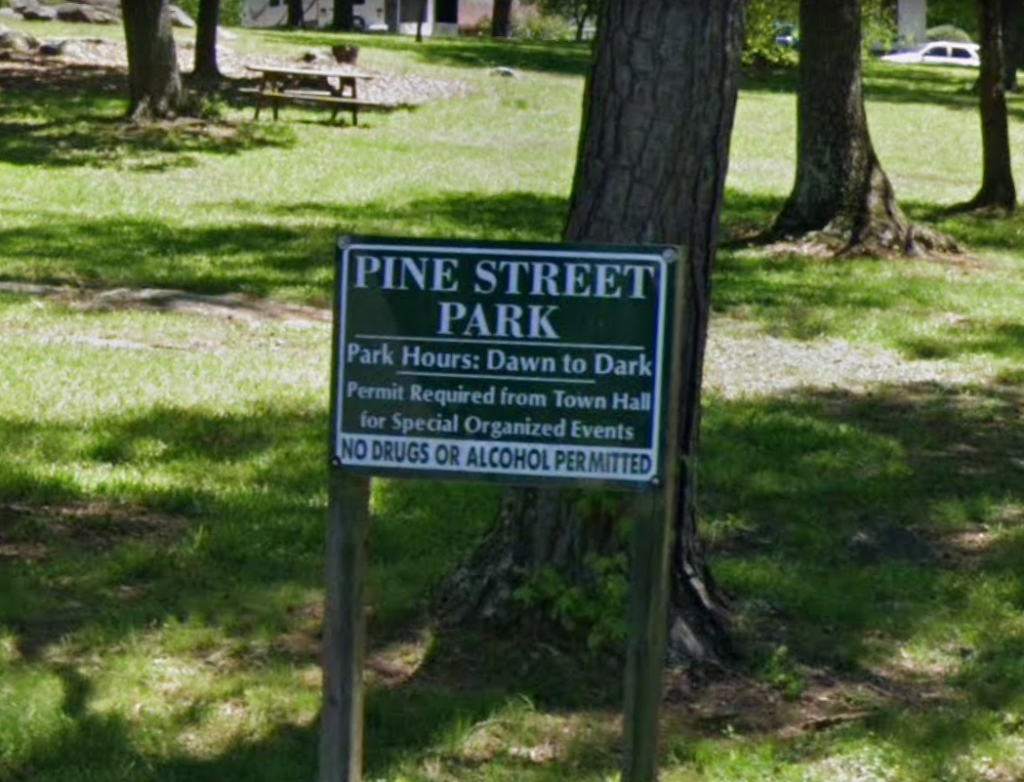 Pine Street Park | 98 Pine St, Badin, NC 28009, USA | Phone: (704) 422-3470