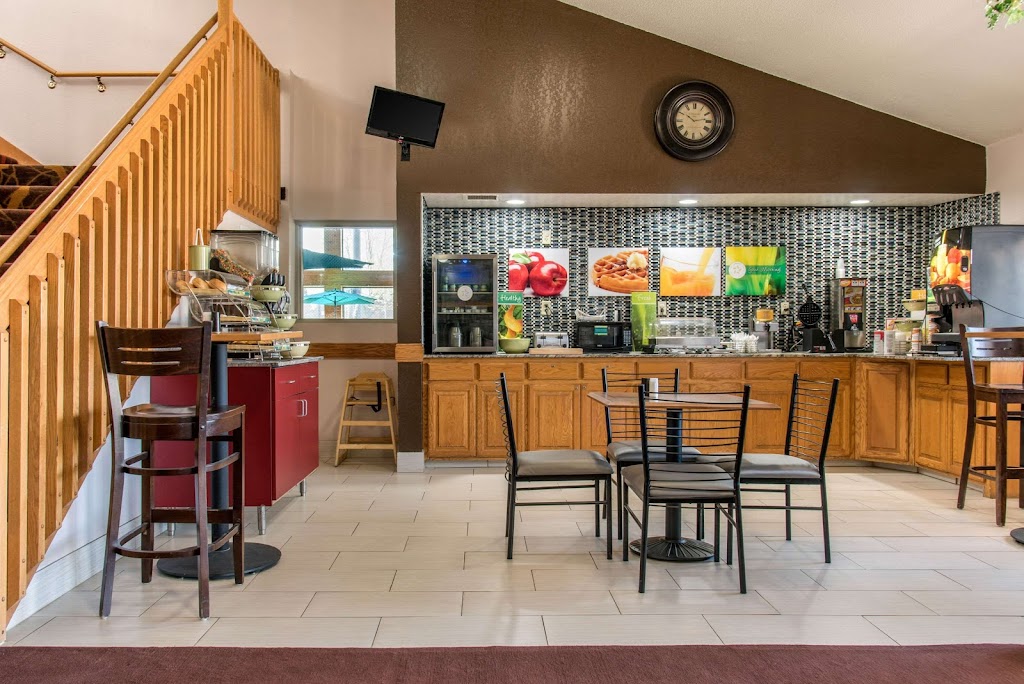 Quality Inn & Suites | 1200 1st St NE East, New Prague, MN 56071, USA | Phone: (952) 758-7300