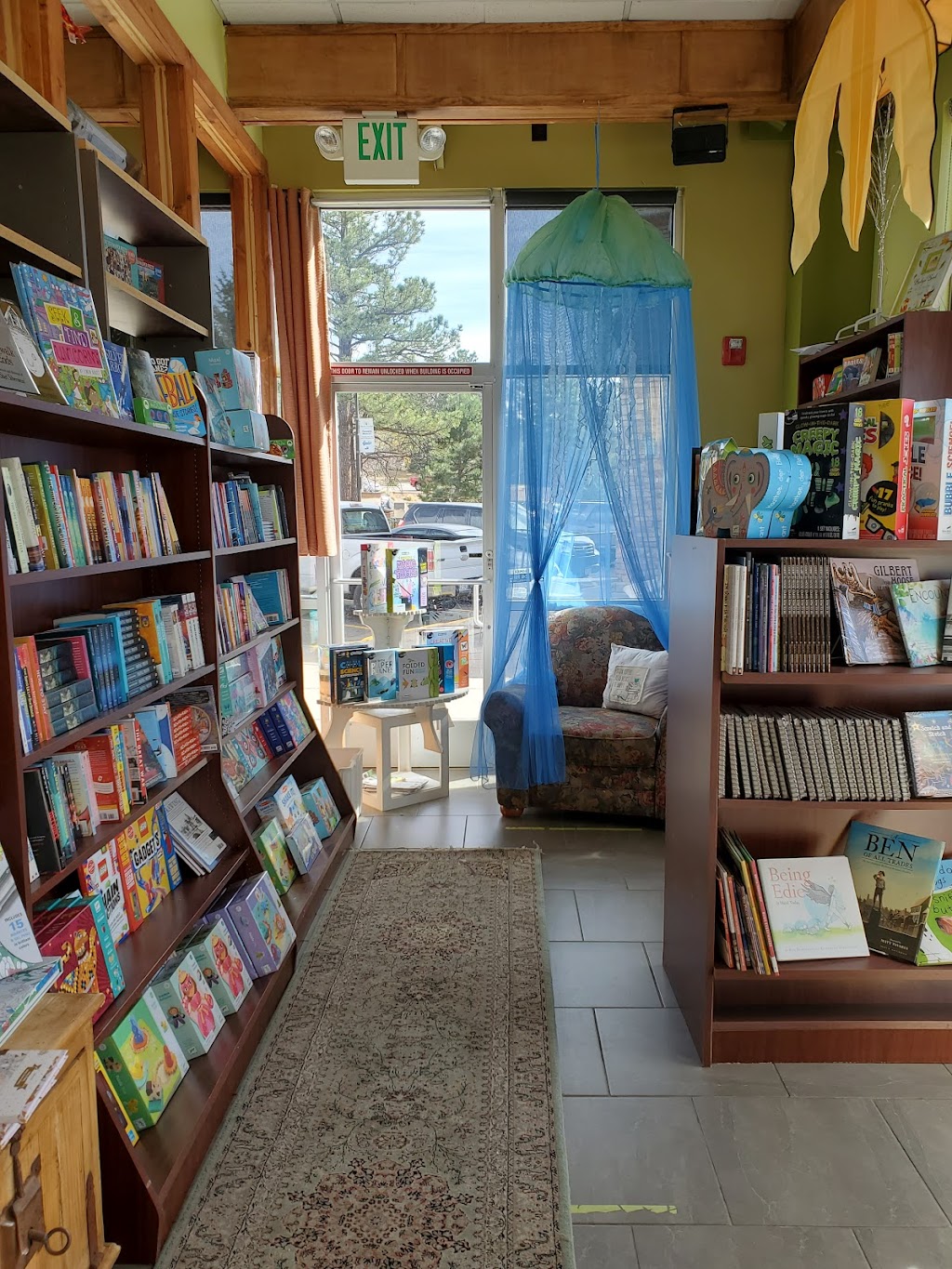 Hearthfire Books and Treats | 1254 Bergen Pkwy # D122, Evergreen, CO 80439, USA | Phone: (303) 670-4549