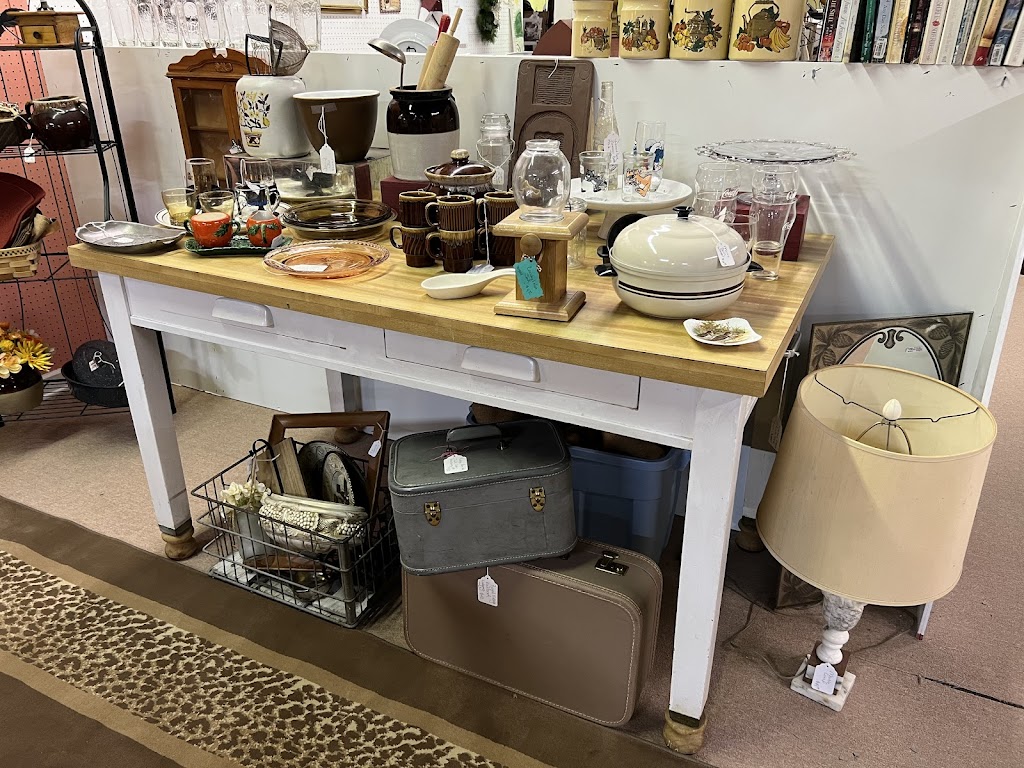 Dan River Antiques | 530 Monroe St, Danville, VA 24541, USA | Phone: (434) 791-4020