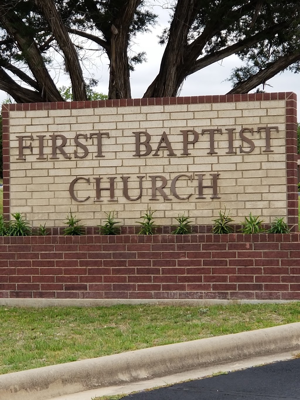 First Baptist Church | 201 Bo Gibbs Blvd, Glen Rose, TX 76043, USA | Phone: (254) 897-2351