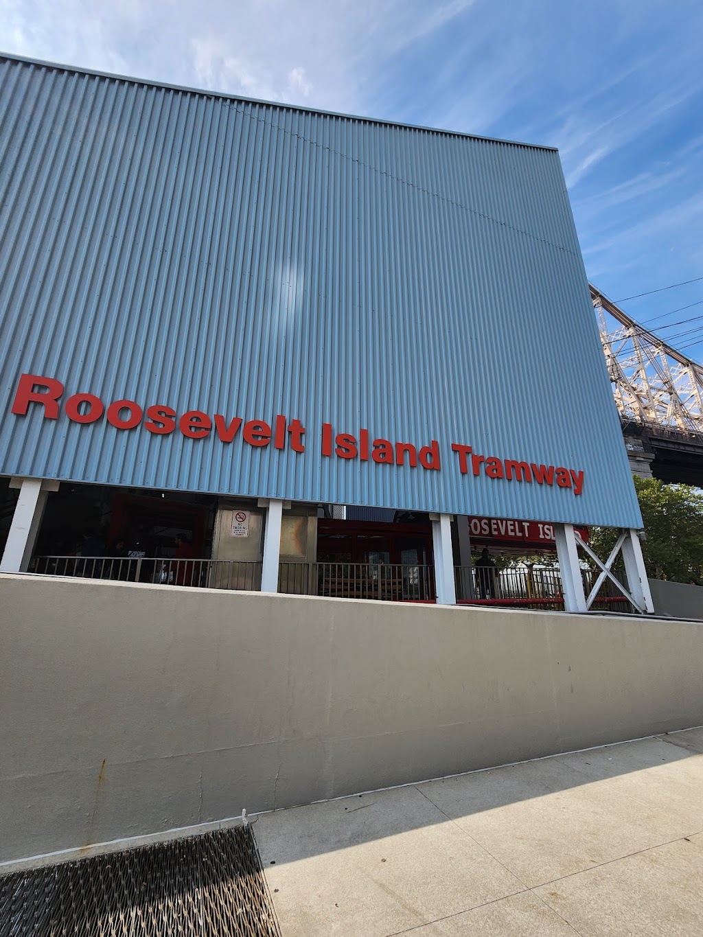 Roosevelt Island Visitor Center Kiosk | New York, NY 10044, USA | Phone: (212) 688-4836