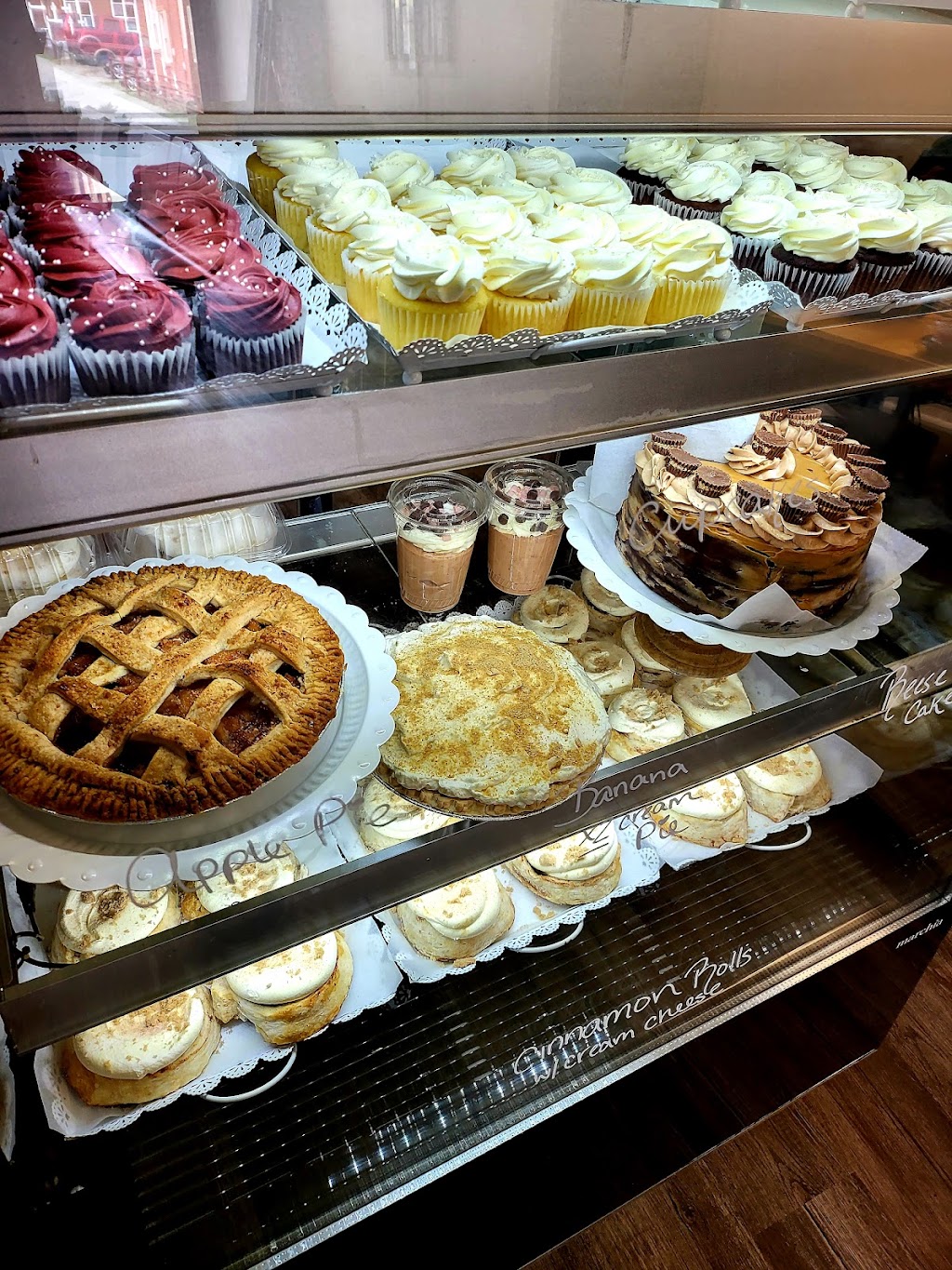 Farmhouse Kitchen & Bakery | 246 Main St, Claysville, PA 15323, USA | Phone: (724) 663-7650