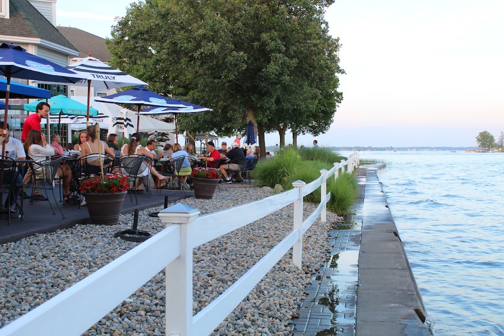 The Pier & Back Porch | 702 E Lake View Rd, Syracuse, IN 46567, USA | Phone: (574) 457-8700