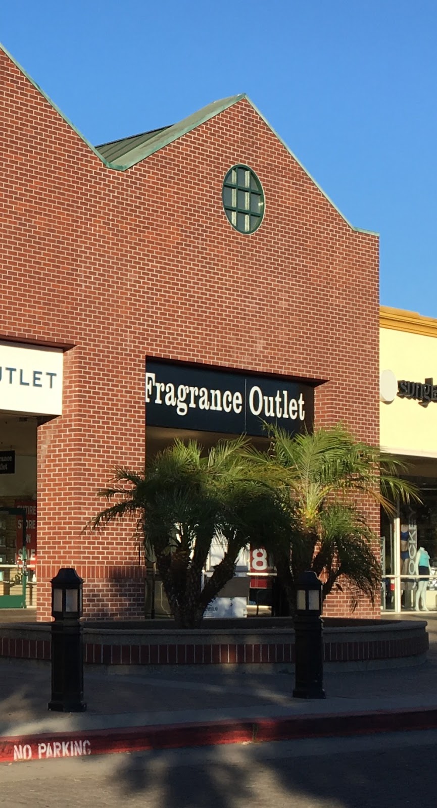 Fragrance Outlet | 8300 Arroyo Cir, Gilroy, CA 95020, USA | Phone: (408) 848-8524