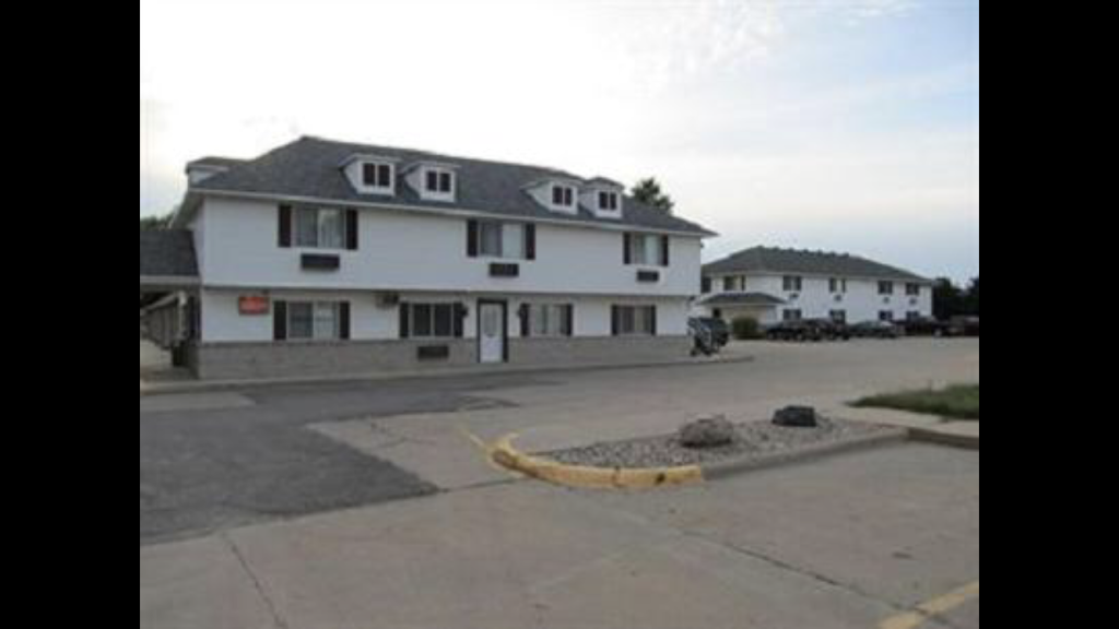 Sunset Inn and Suites - Seward | 1329 Progressive Rd, Seward, NE 68434, USA | Phone: (402) 643-3388