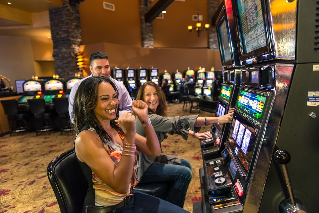 Desert Diamond Casino & Entertainment - Tucson | 7350 S Nogales Hwy, Tucson, AZ 85756, USA | Phone: (866) 332-9467