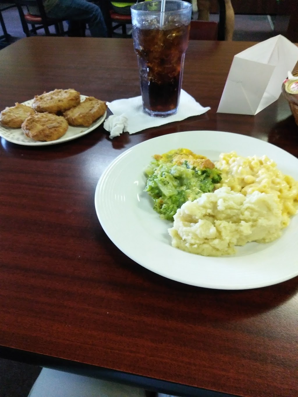 The Country Diner | 1123 N Bardstown Rd, Mt Washington, KY 40047, USA | Phone: (502) 904-9759