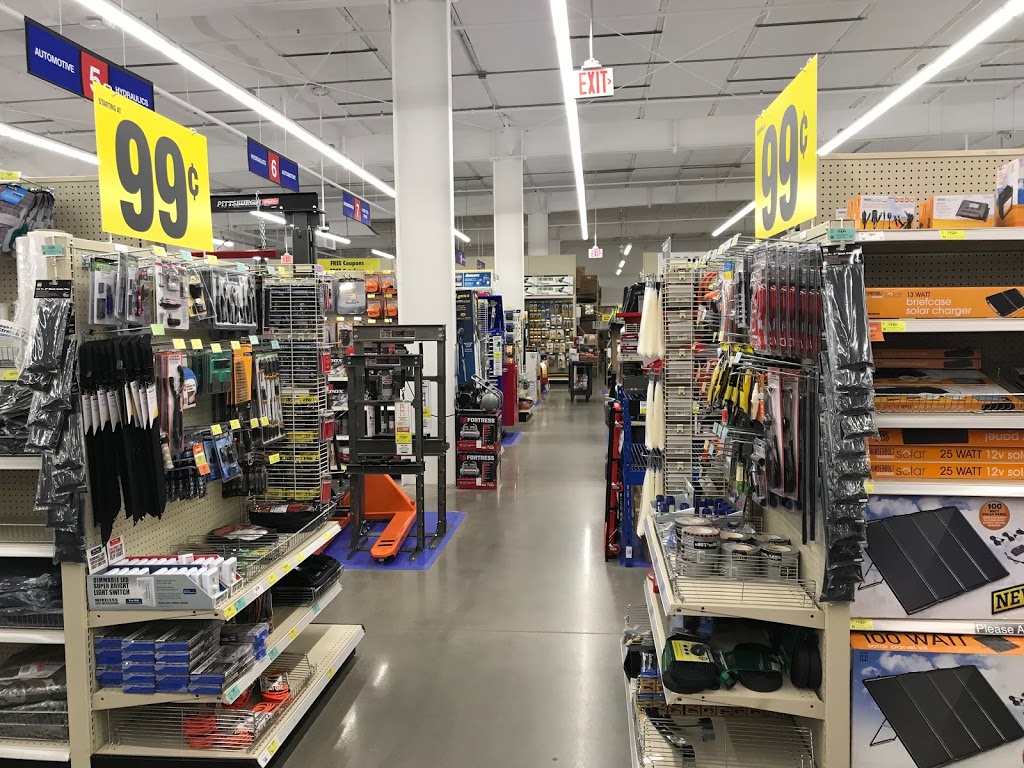 Harbor Freight Tools | 6435 E 34th St N, Wichita, KS 67226, USA | Phone: (316) 247-1800