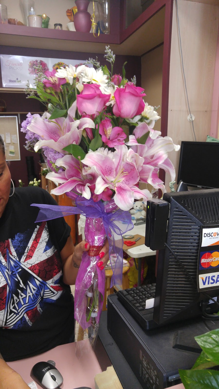 Lynettes Flowers & Gifts | 3085 S Archibald Ave # A, Ontario, CA 91761, USA | Phone: (909) 930-1266