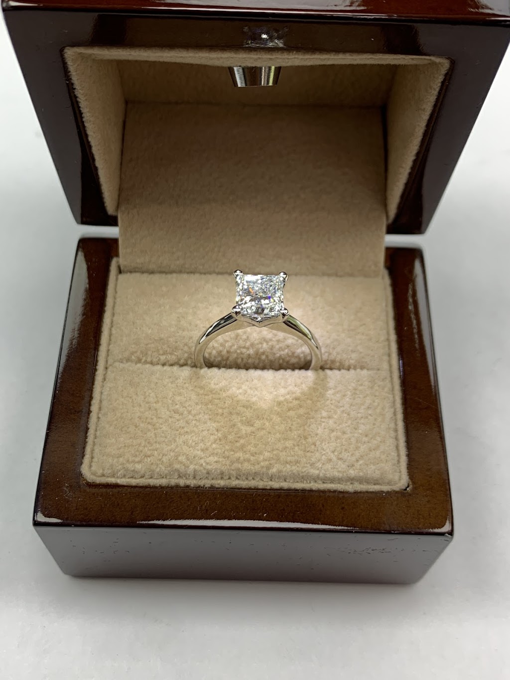 Frederick Jewelers | 217 S Middletown Rd, Nanuet, NY 10954, USA | Phone: (845) 215-9860
