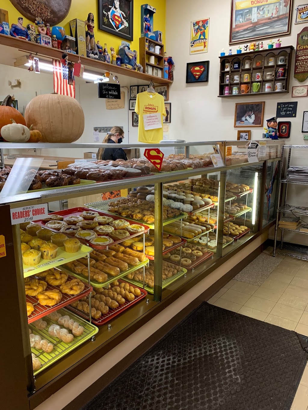Johns Donuts | 1618 S Broadway St, St. Louis, MO 63104, USA | Phone: (314) 241-3360