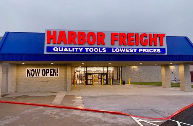 Harbor Freight Tools | 1663 W Henderson St Suite 4, Cleburne, TX 76033, USA | Phone: (817) 774-4111