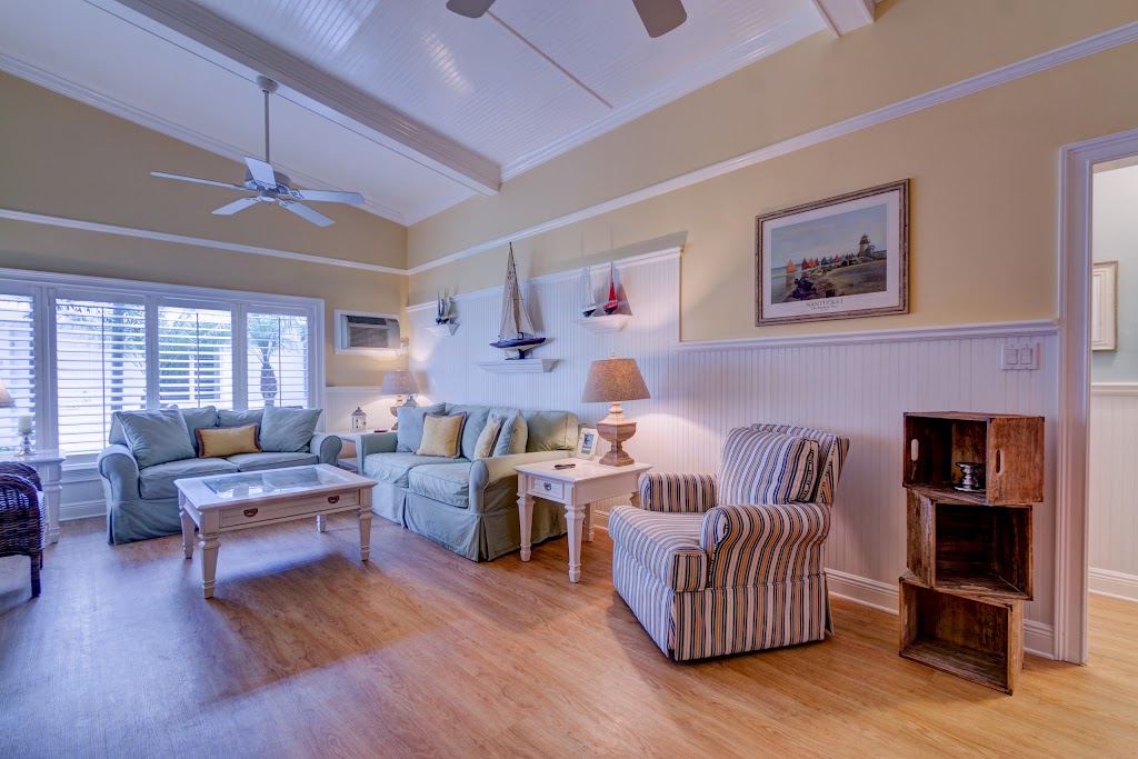 Beachside Village Resort | 4564 N Ocean Dr, Lauderdale-By-The-Sea, FL 33308, USA | Phone: (954) 652-1216
