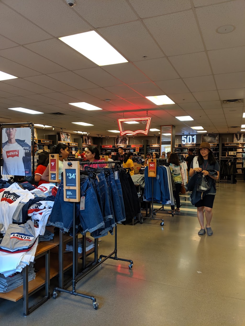 Levis Outlet Store | 1 Premium Outlets Blvd Unit 715, Tinton Falls, NJ 07753, USA | Phone: (732) 493-4595